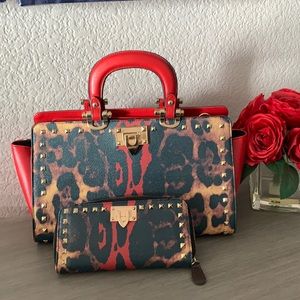 Animal print purse and wallet.